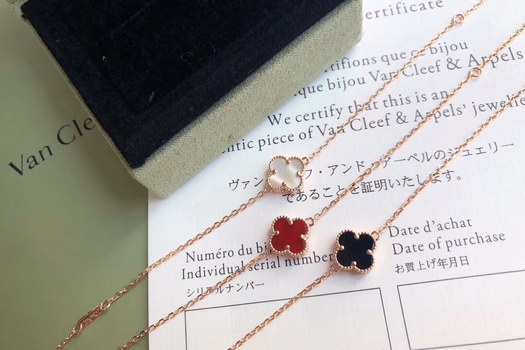 반클리프앤아펠 팔찌