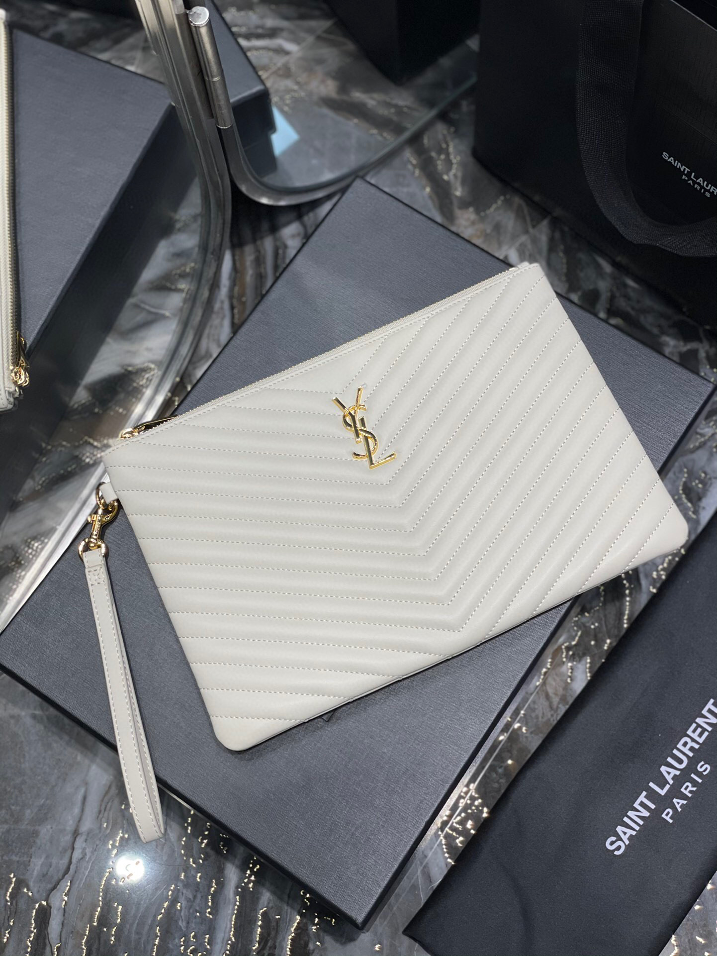 생로랑    클러치백   440222