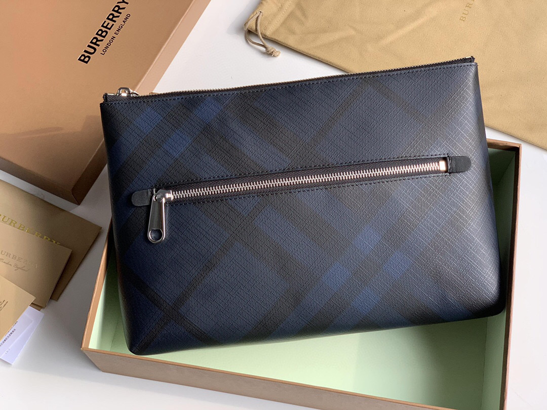 버버리 클러치백