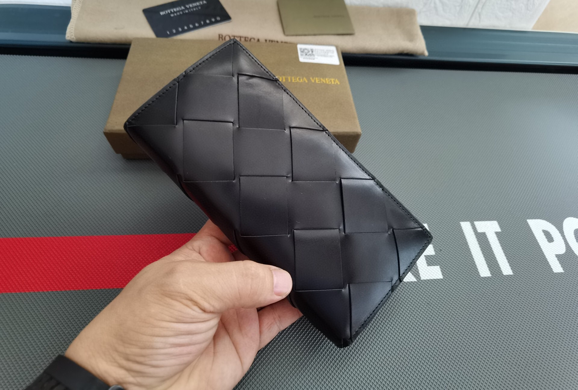 보테가베네타  남자  지퍼 장지갑