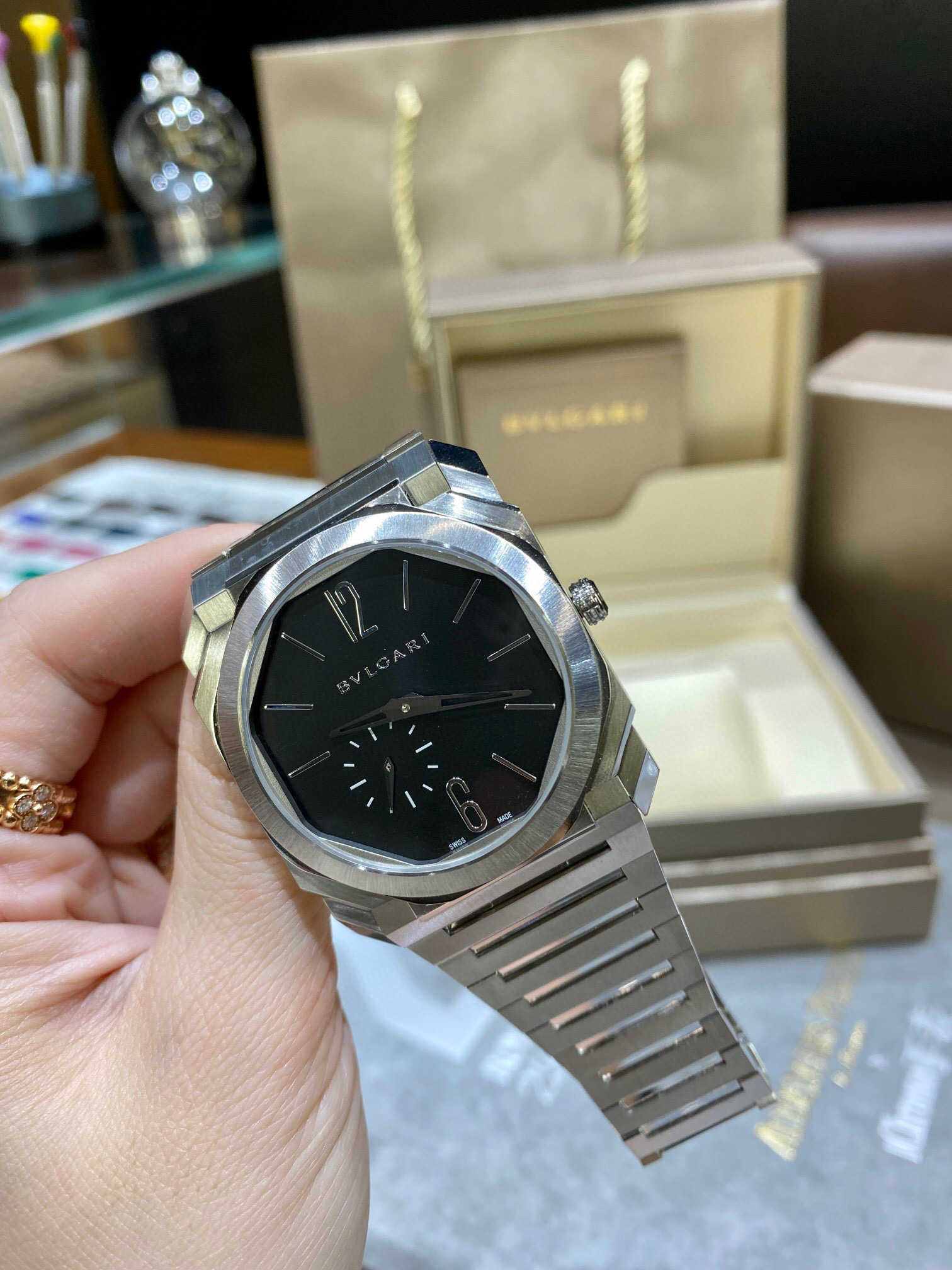 불가리  OCTO공장 미러급 남자 시계