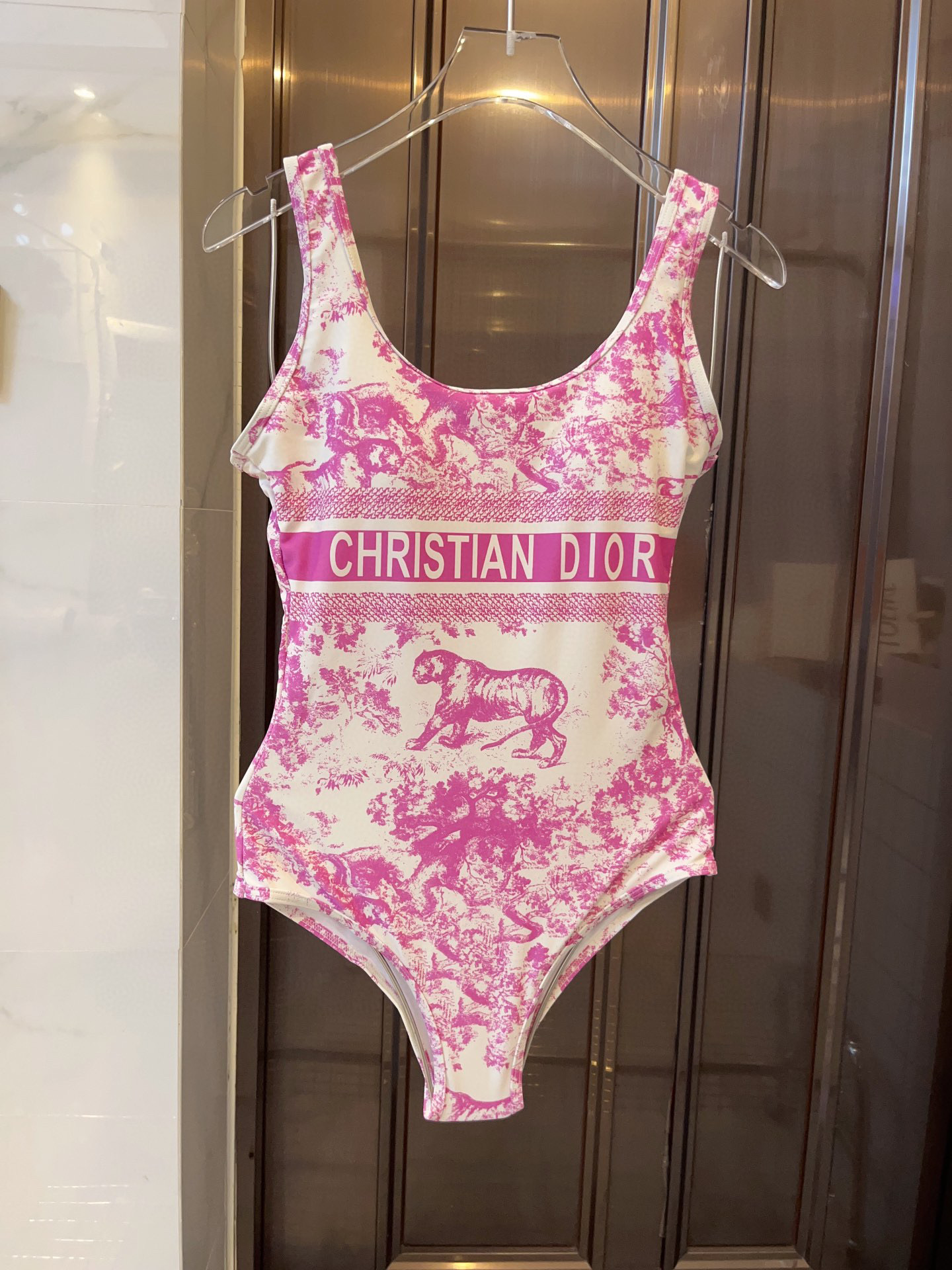 디올  여자 수영복