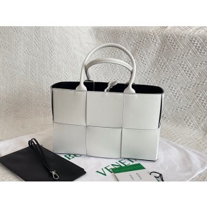 보테가베네타 여자가방 652876