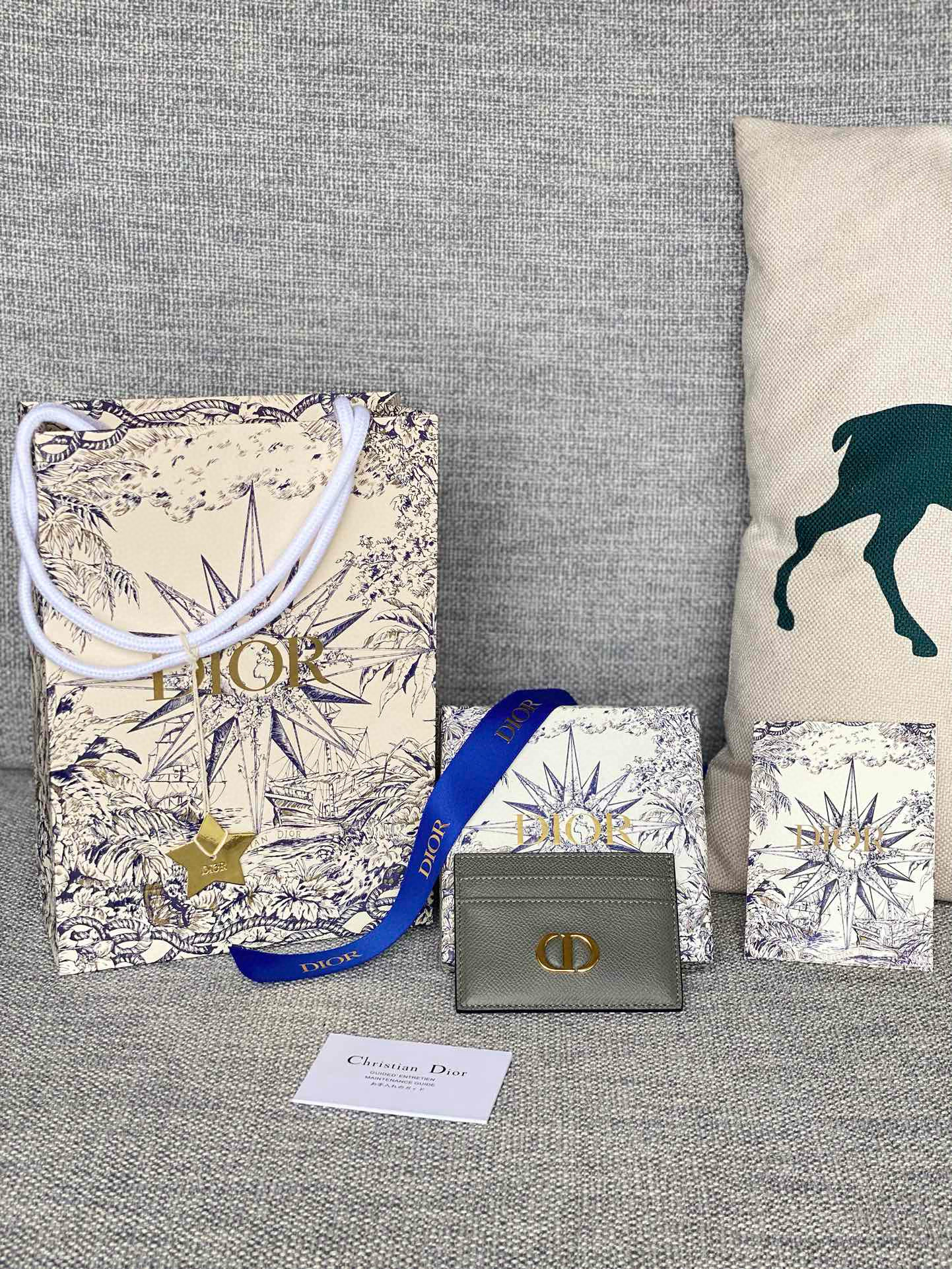 디올 카드지갑 S2152