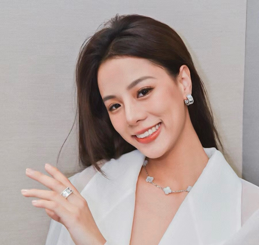 반클리프앤아펠 귀걸이  3컬러