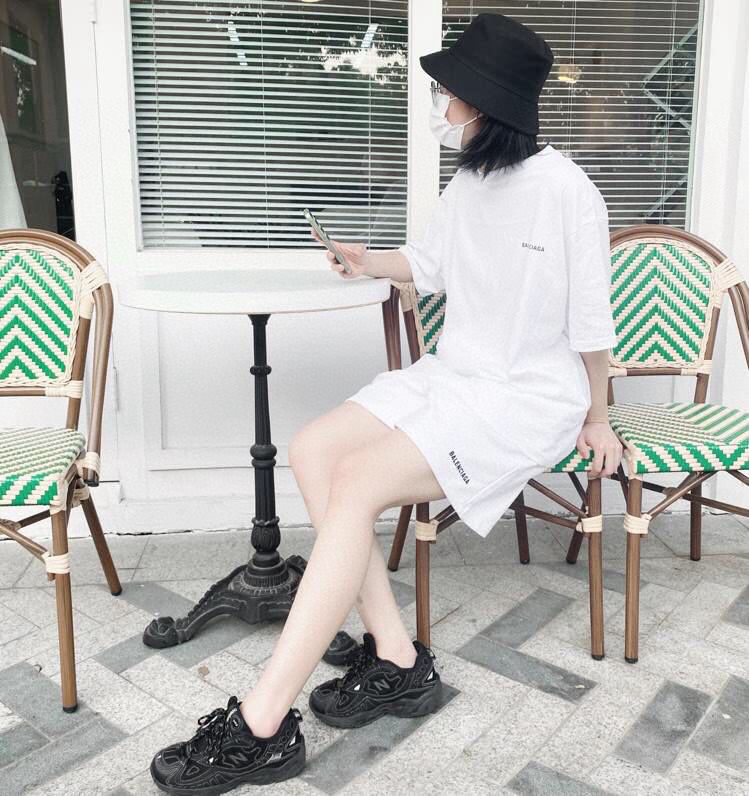 발렌시아가 반바지