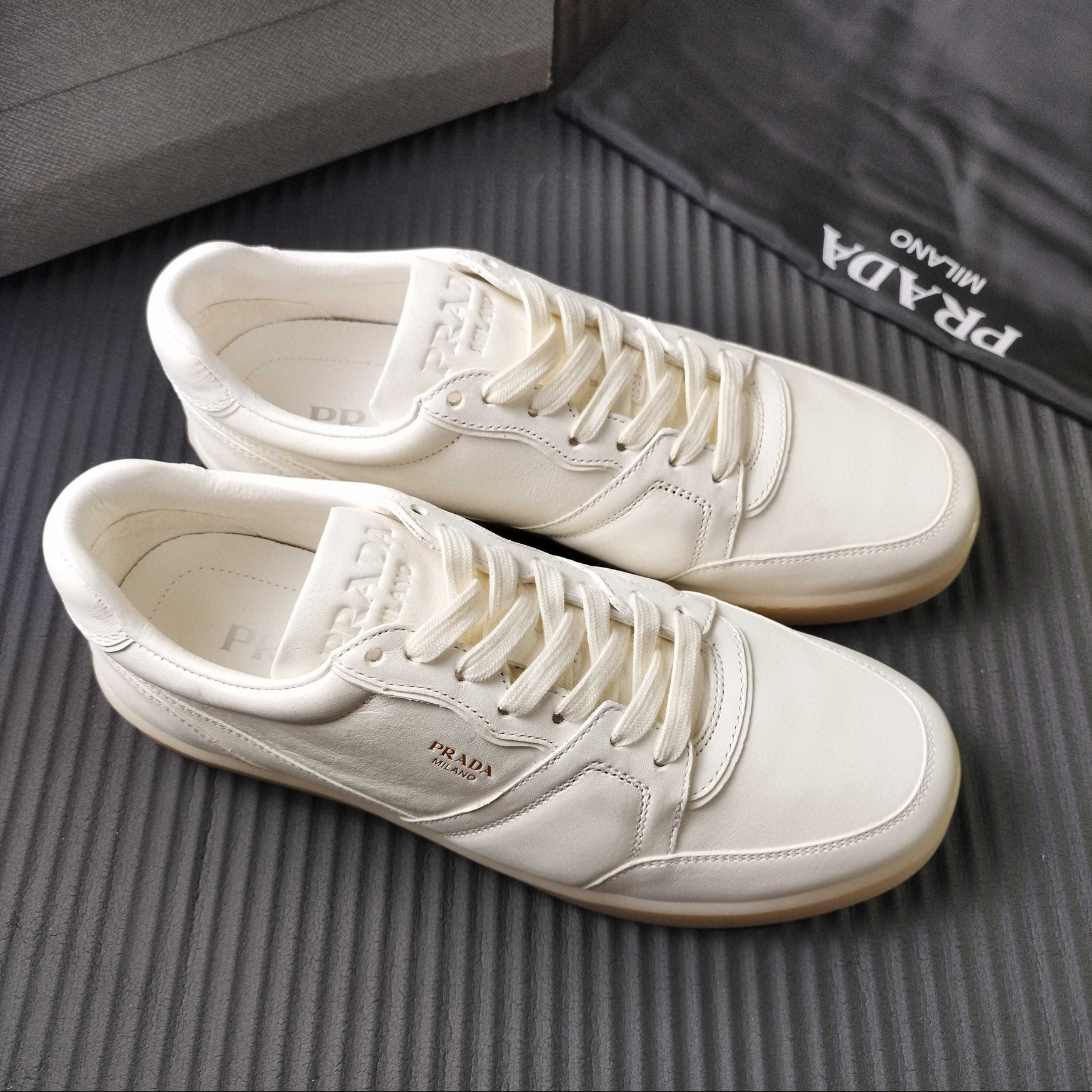 프라다 남자 스니커즈 신발 운동화