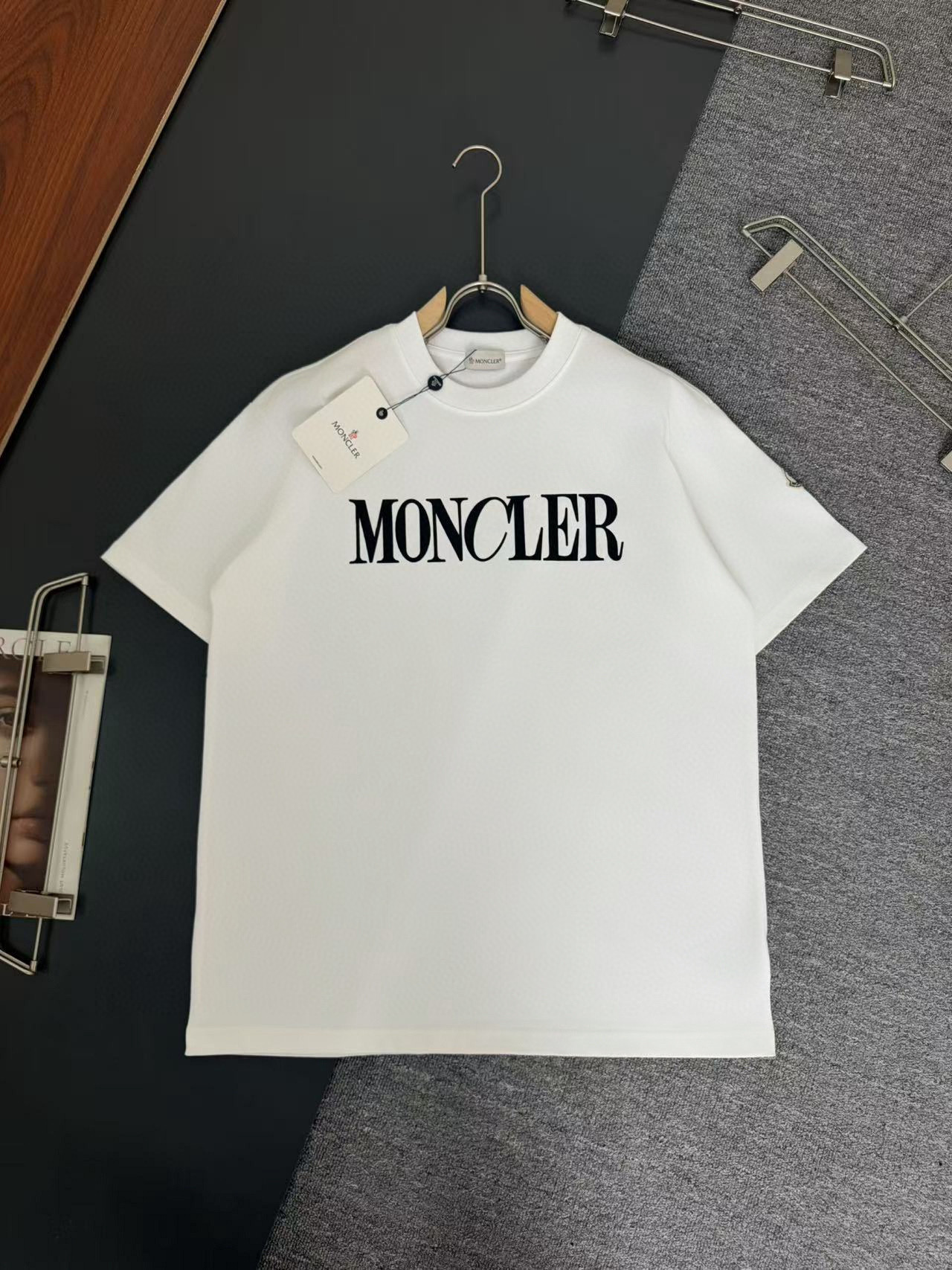 몽*** 남자 반팔티