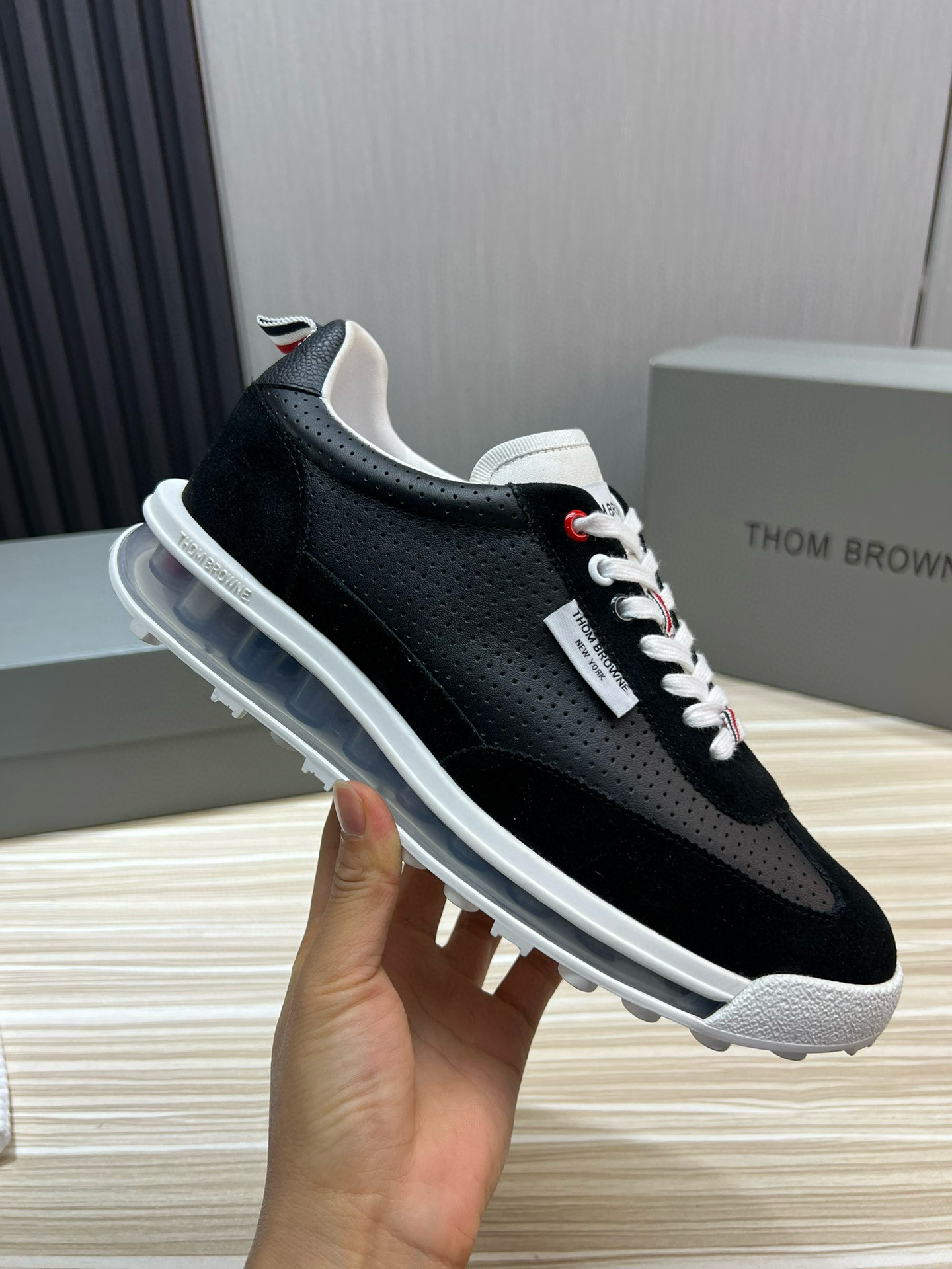 톰브라운 남자 신발 운동화 스니커즈