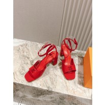 루이비통 여자 샌들 8.5cm