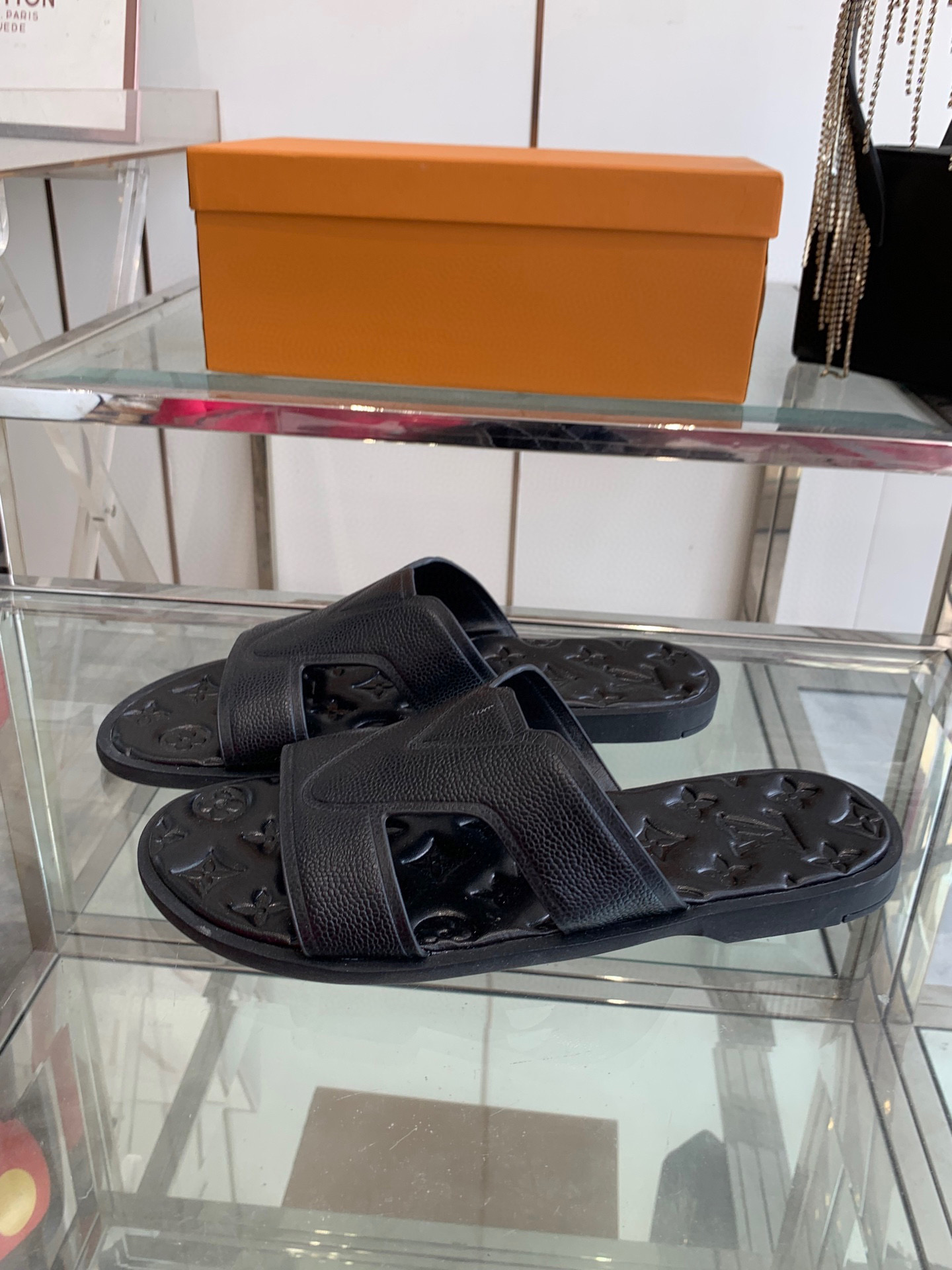 루이비통 남여 공용 슬리퍼