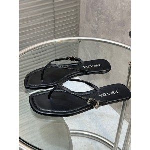 프라다 여자 슬리퍼