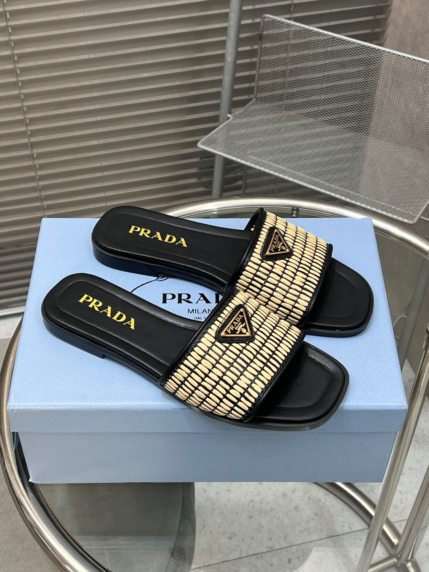 프라다 여자 슬리퍼