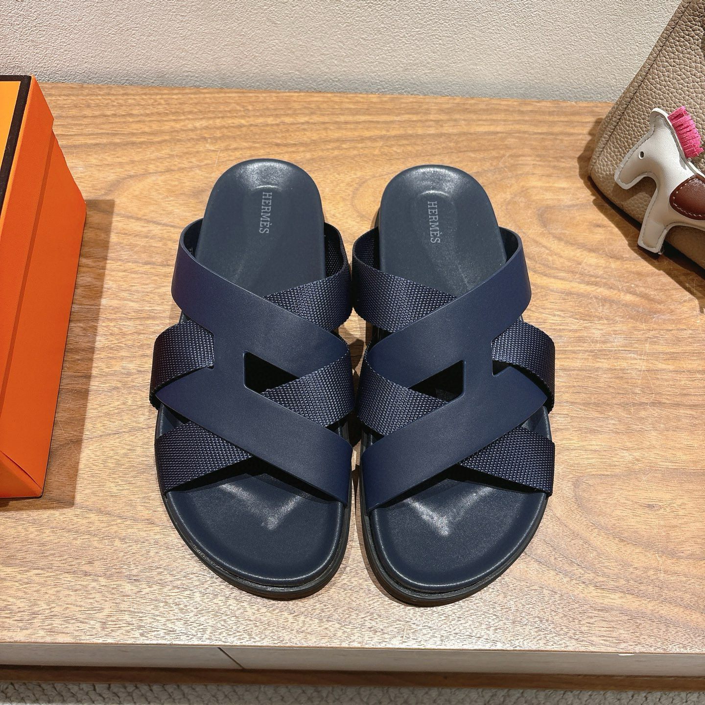 에르메스 남녀공용 슬리퍼