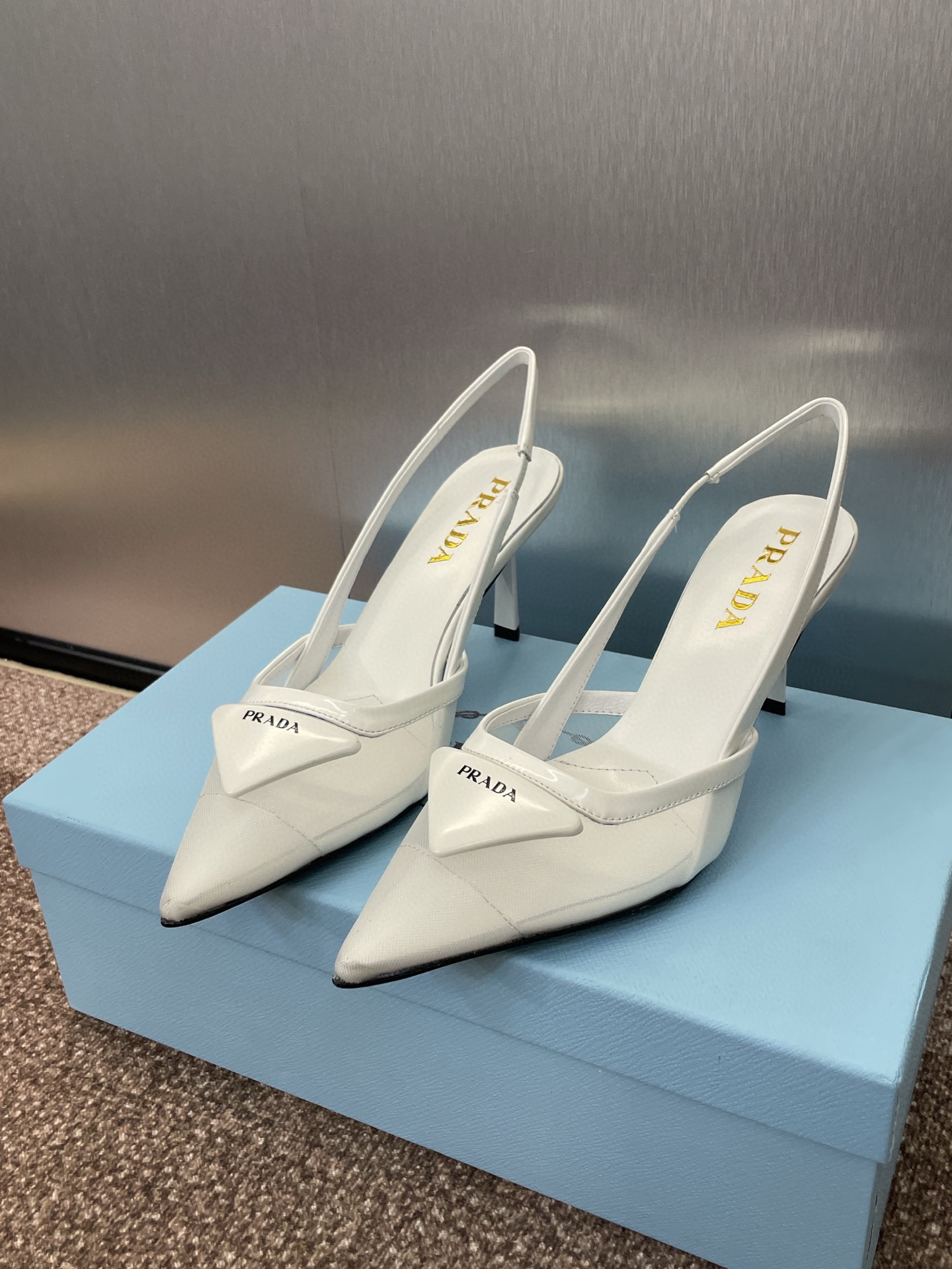 프라다 여자 샌들 7.5cm
