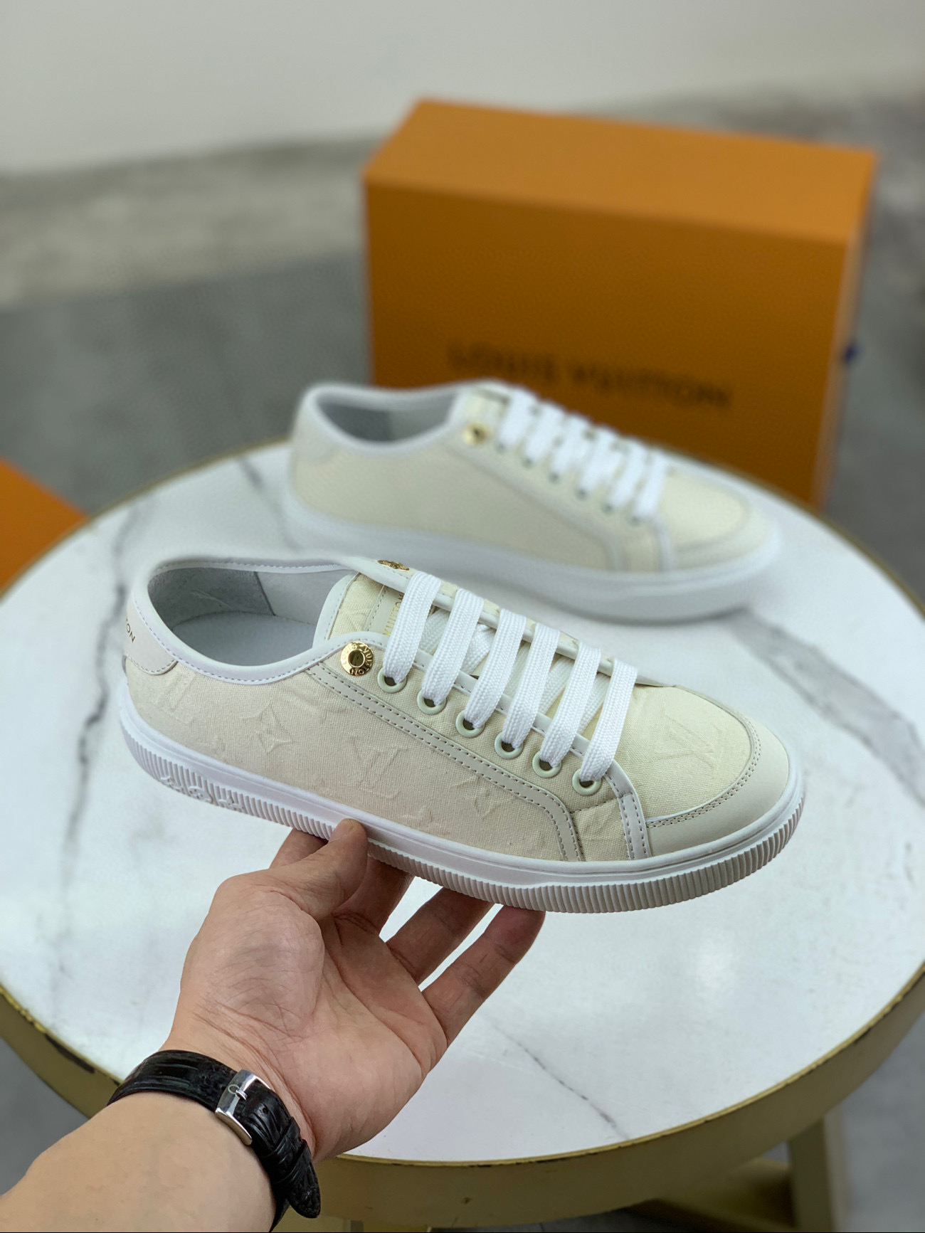 루이비통 남녀공용 신발 운동화 스니커즈