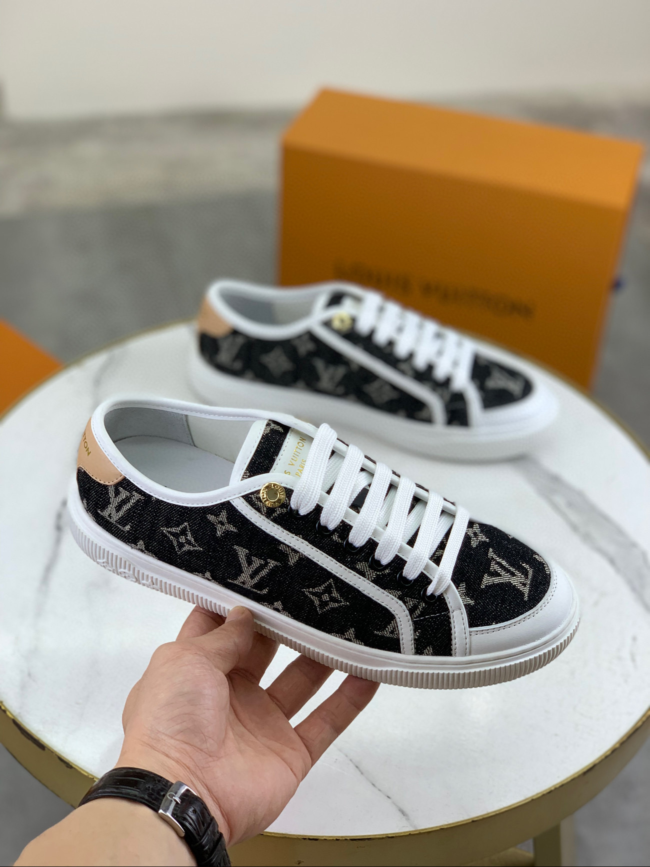 루이비통 남녀공용 신발 운동화 스니커즈