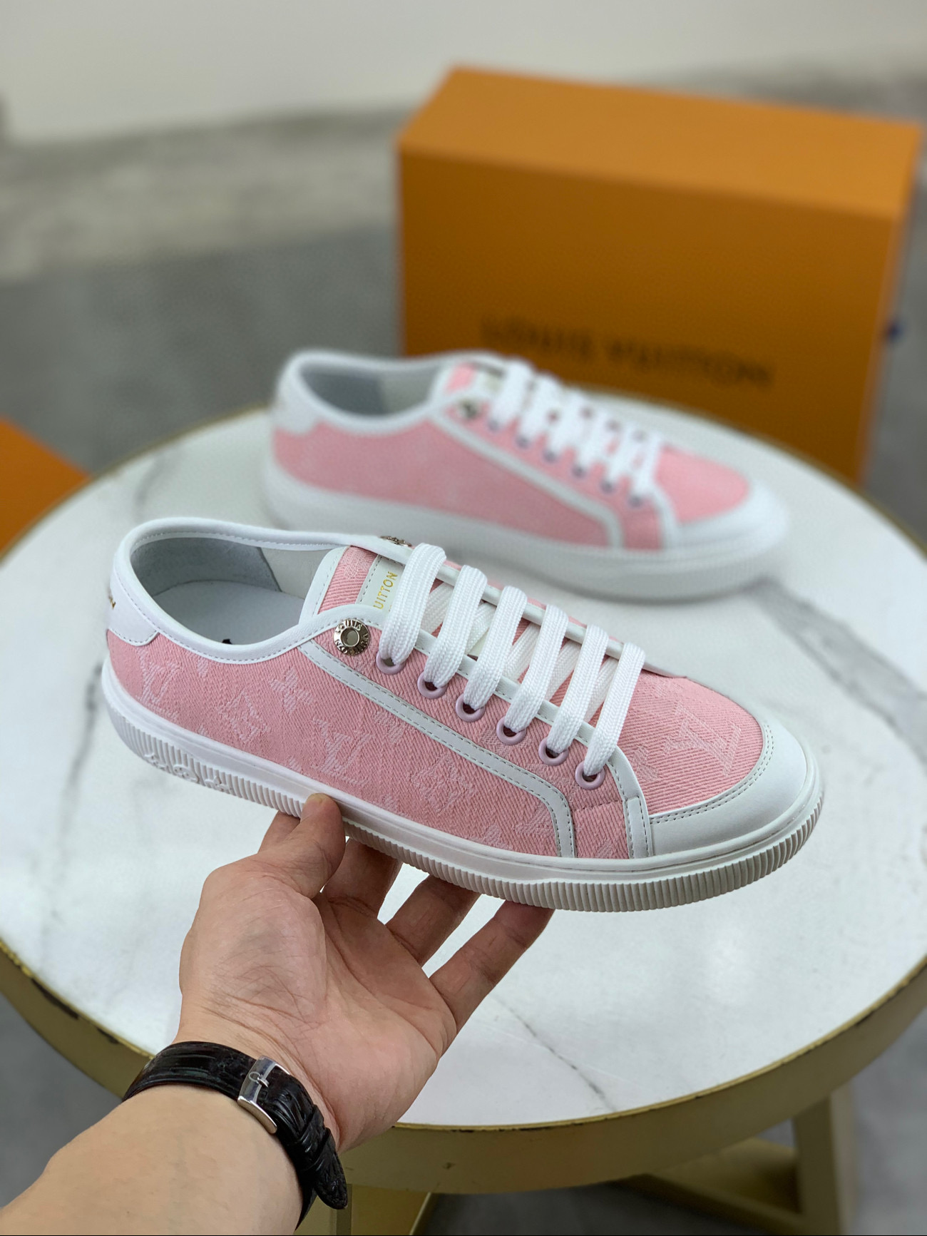 루이비통 남녀공용 신발 운동화 스니커즈