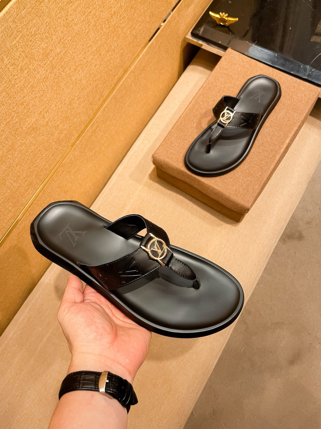 루이비통 남자 슬리퍼