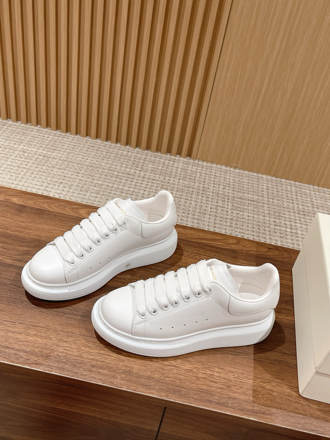 알렉산더 맥퀸 남녀공용 신발 운동화 스니커즈