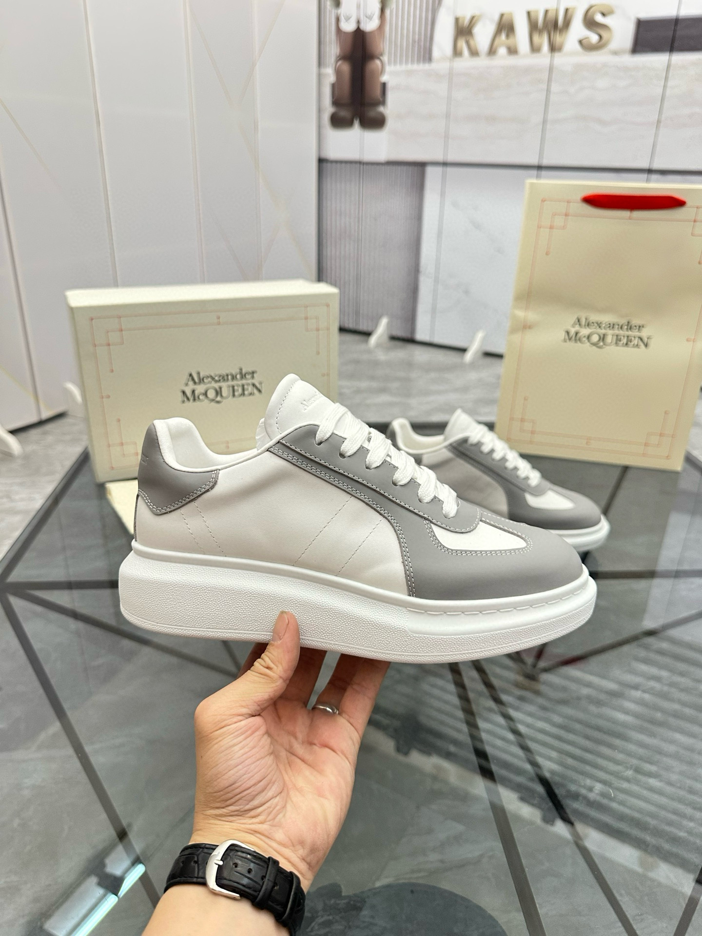 알렉산더 맥퀸 남녀공용 신발 운동화 스니커즈