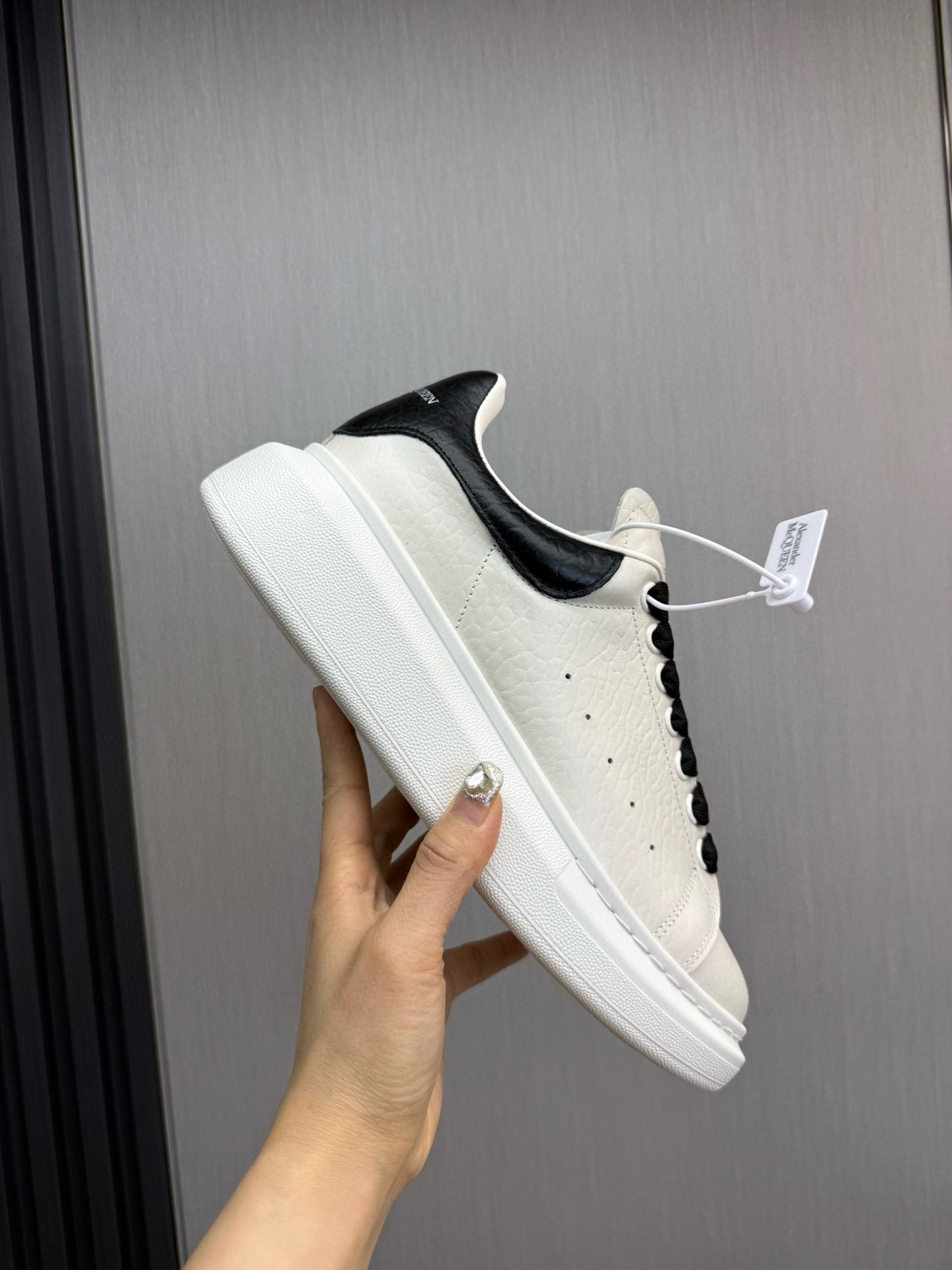 알렉산더 맥퀸 남녀공용 신발 운동화 스니커즈