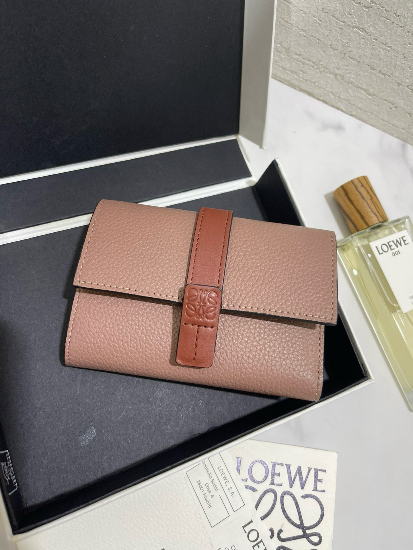 로에베 여자 반지갑