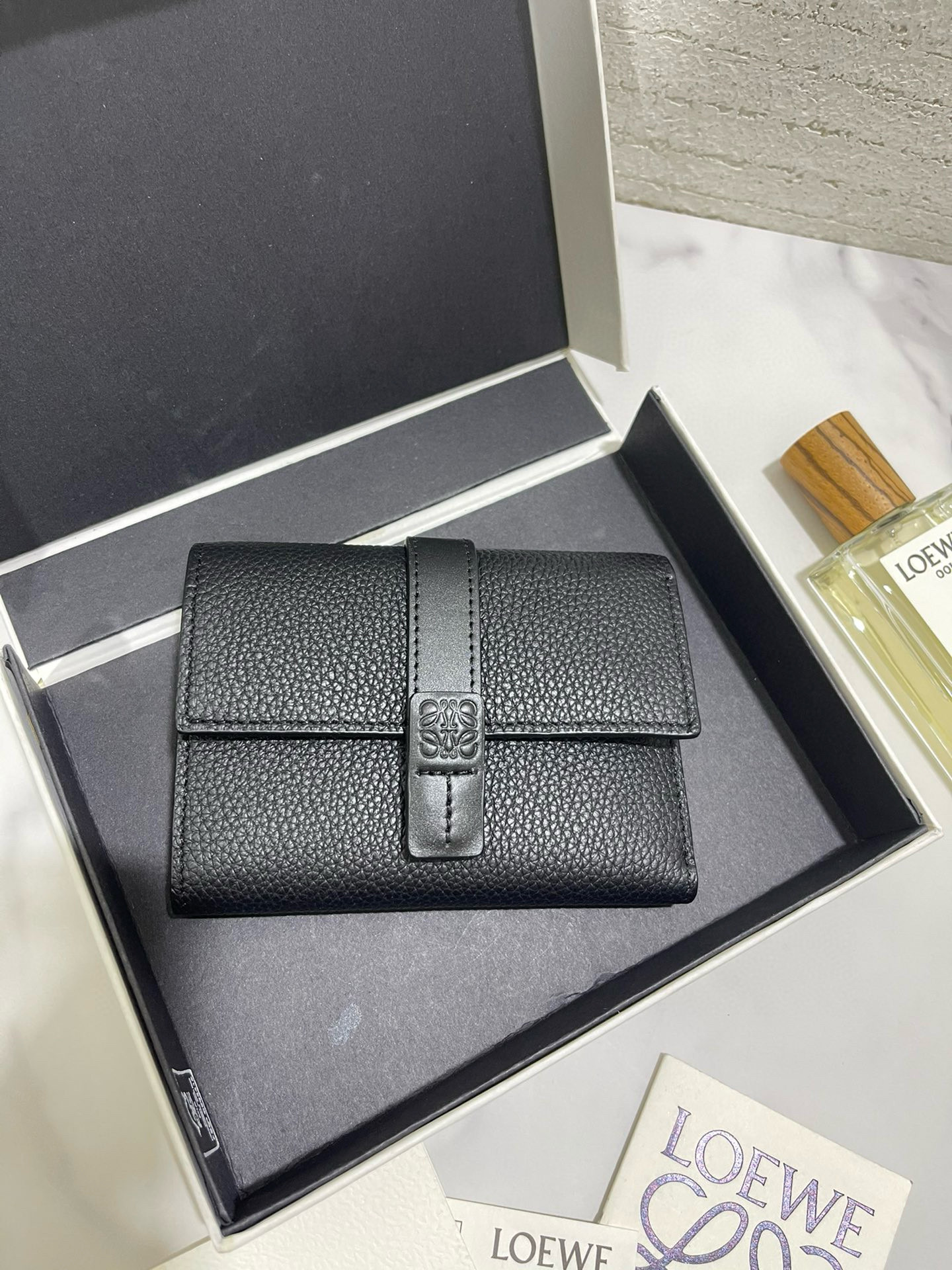 로에베 여자 반지갑