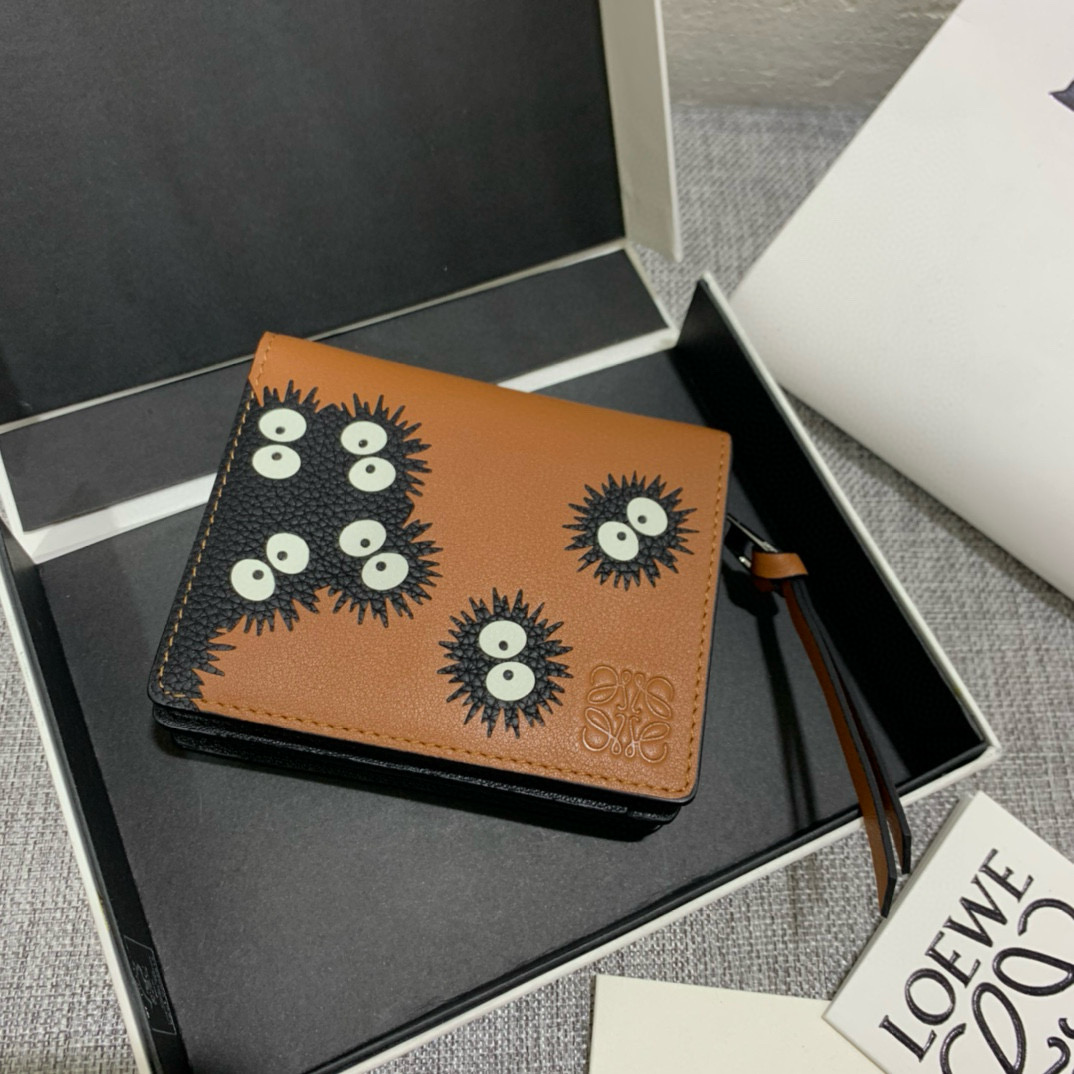 로에베 여자 반지갑