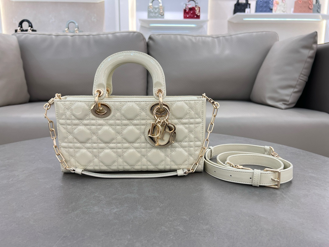 디올 M0540 레이디 백 여자가방