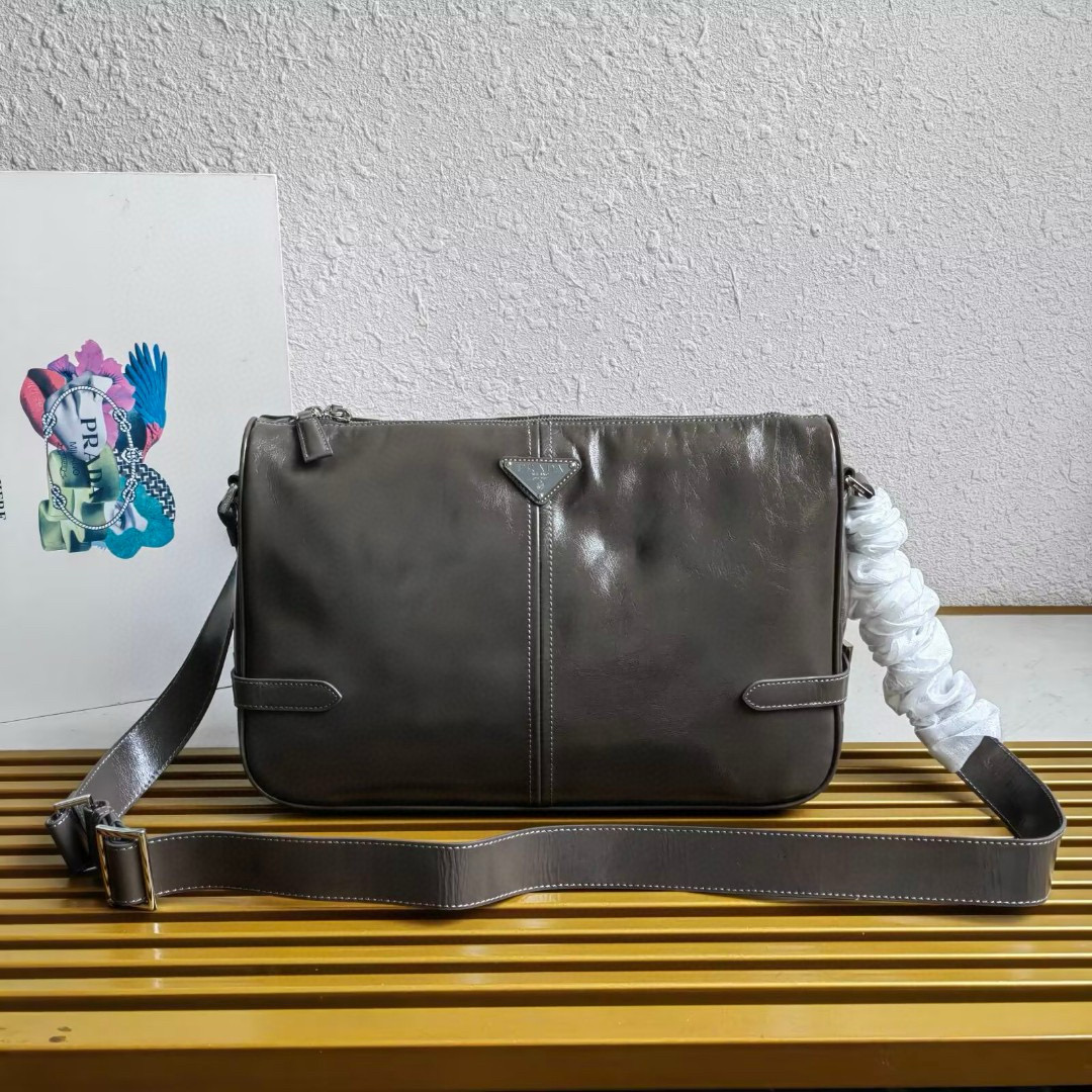 프라다 2VH187 남자가방