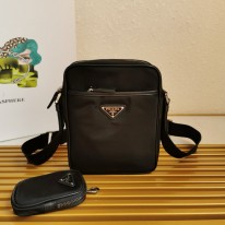 프라다 2VH112 남자가방