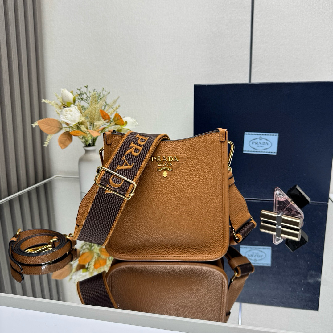 프라다 1BH191 여자가방