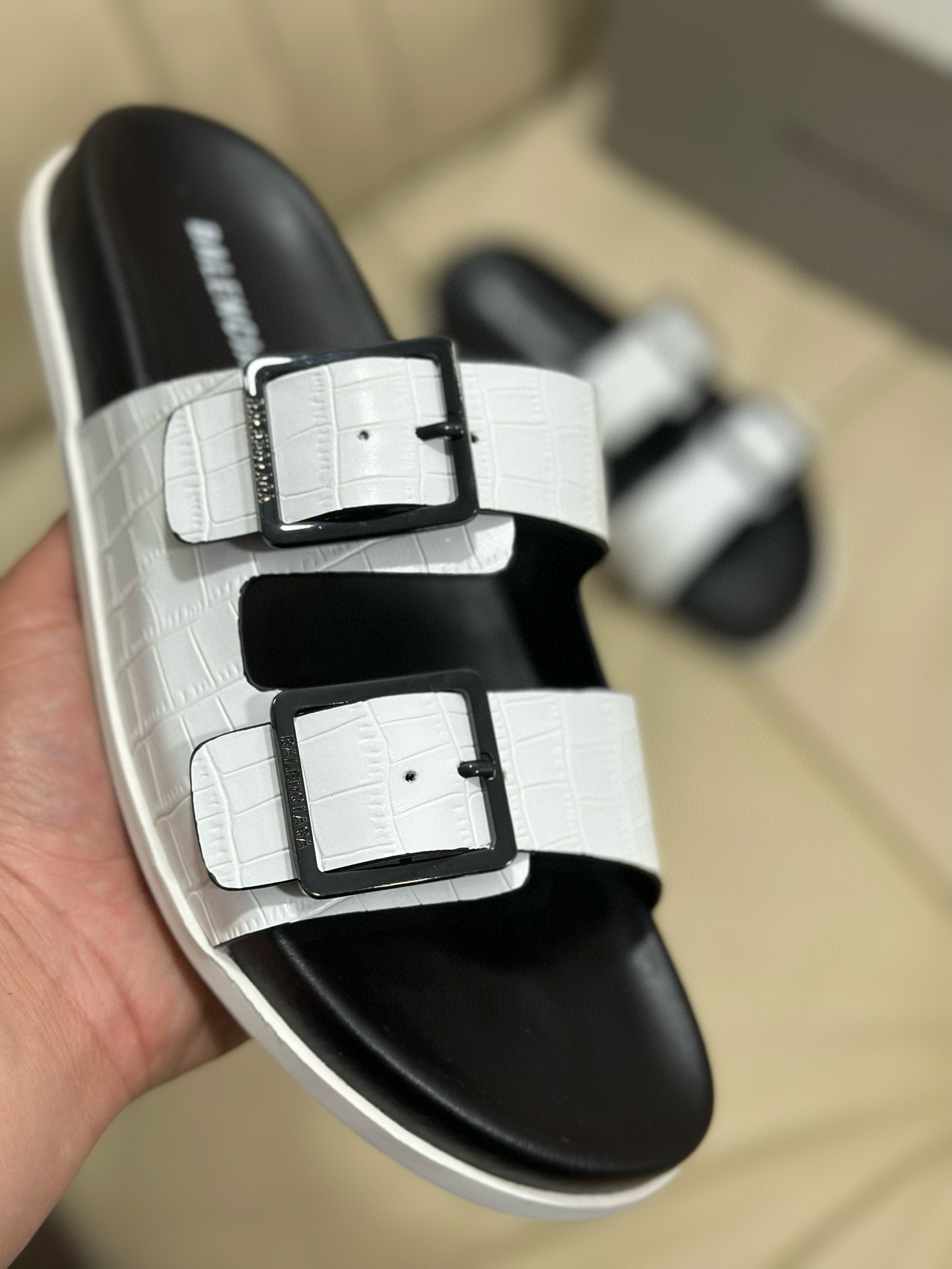 발렌시아가 남자 슬리퍼