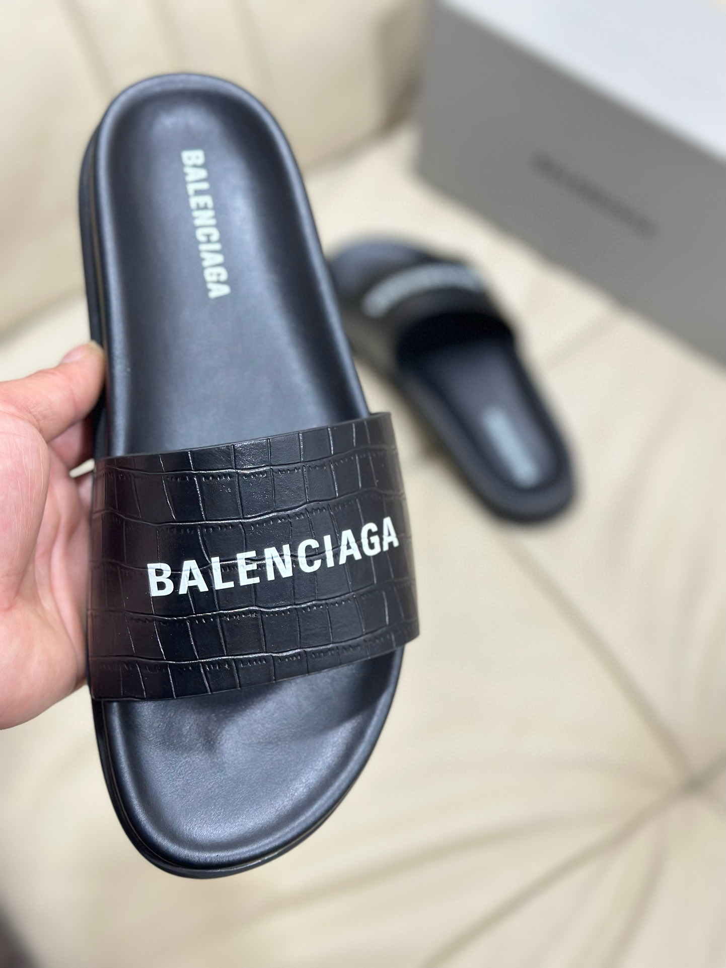 발렌시아가 남자 슬리퍼