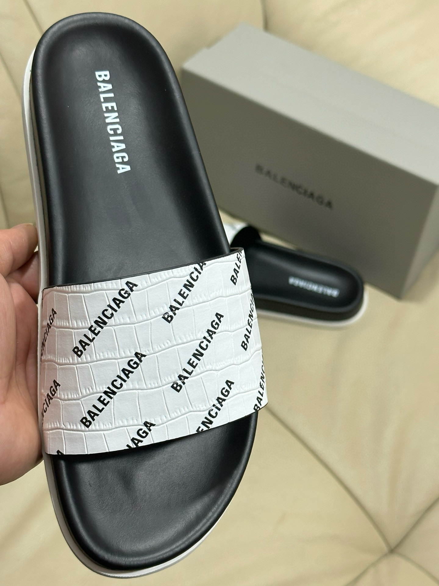 발렌시아가 남자 슬리퍼