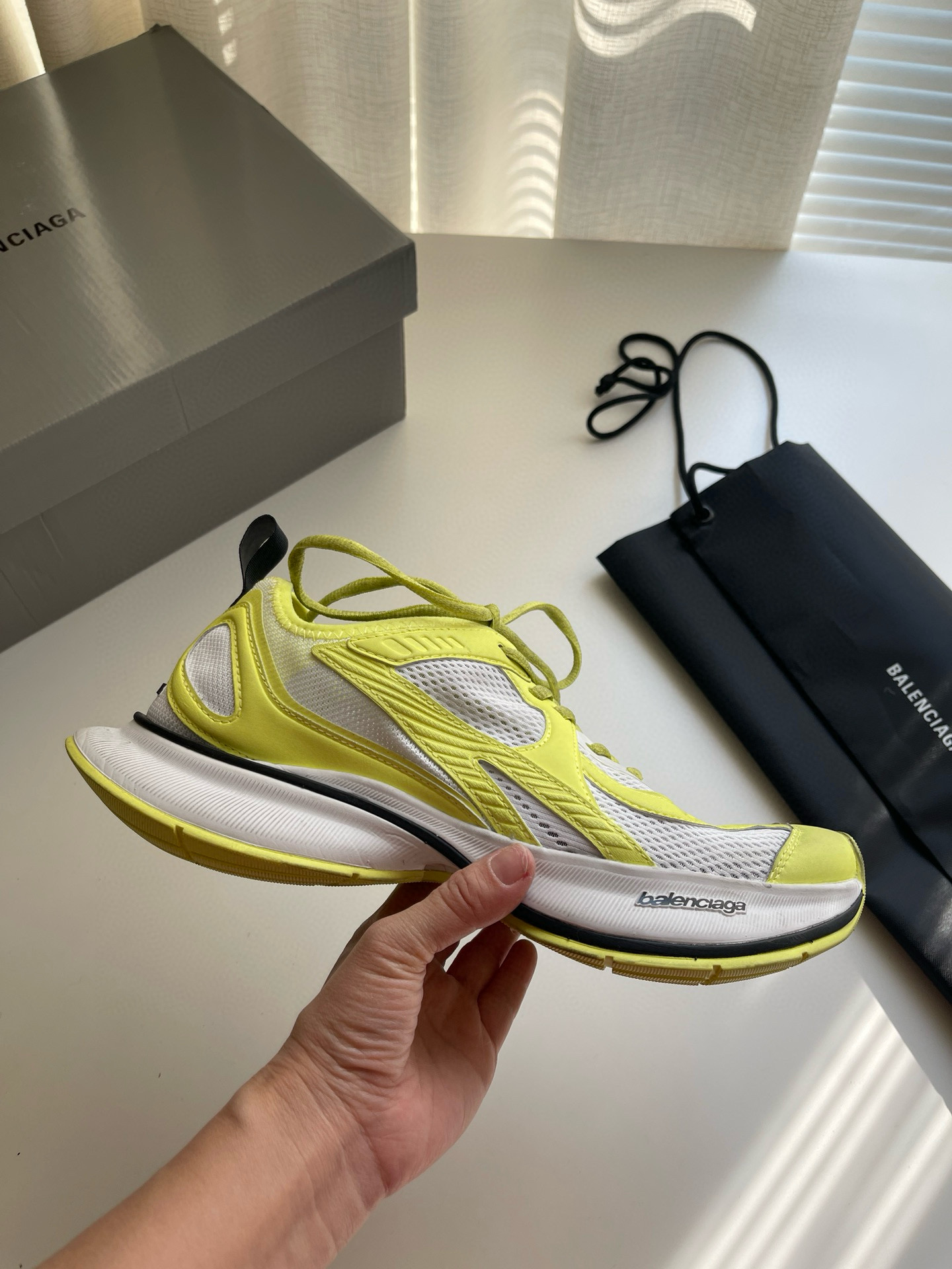 발렌시아가 남자 신발 운동화 스니커즈