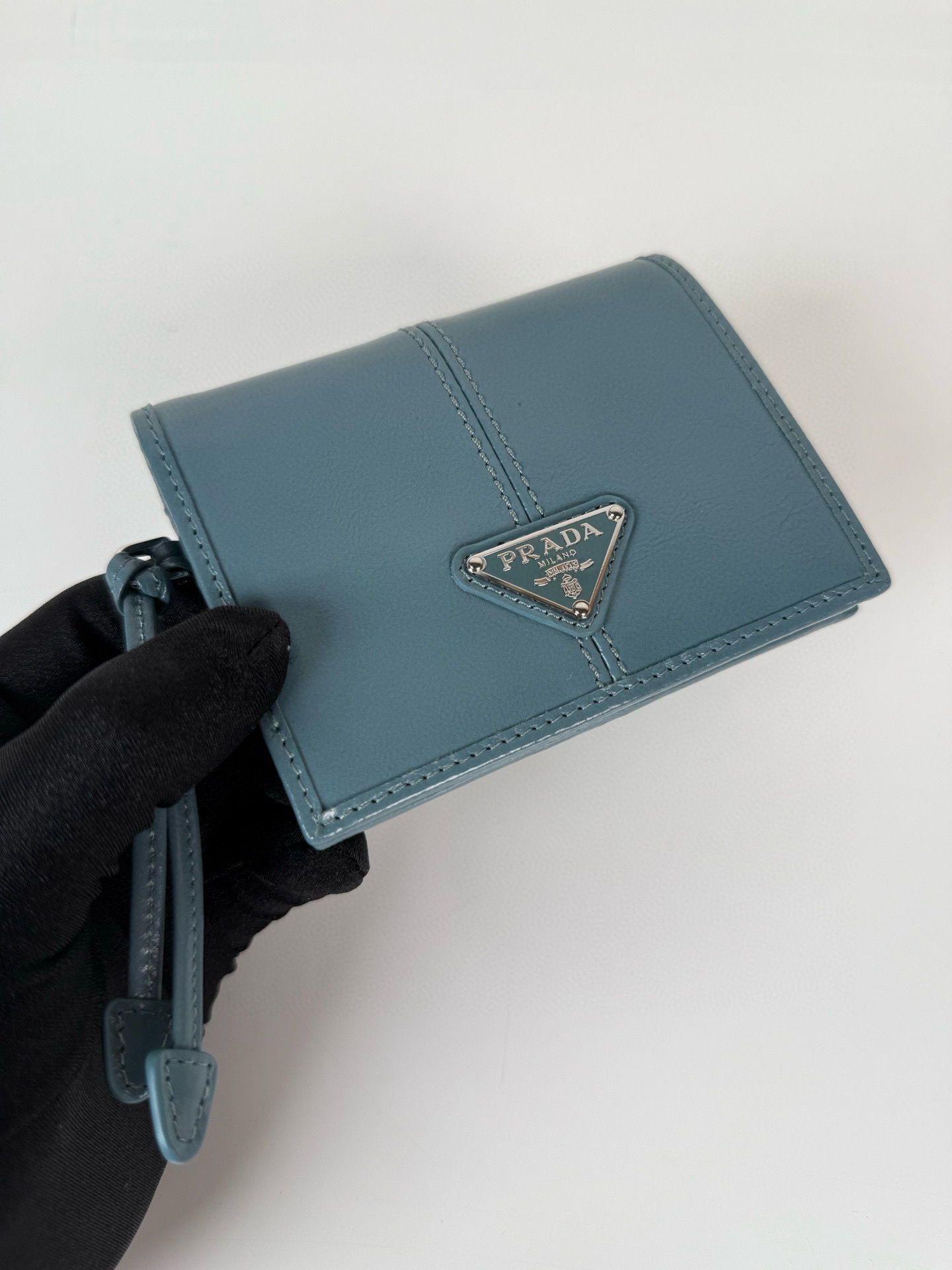 프라다 1M0204 여자 반지갑