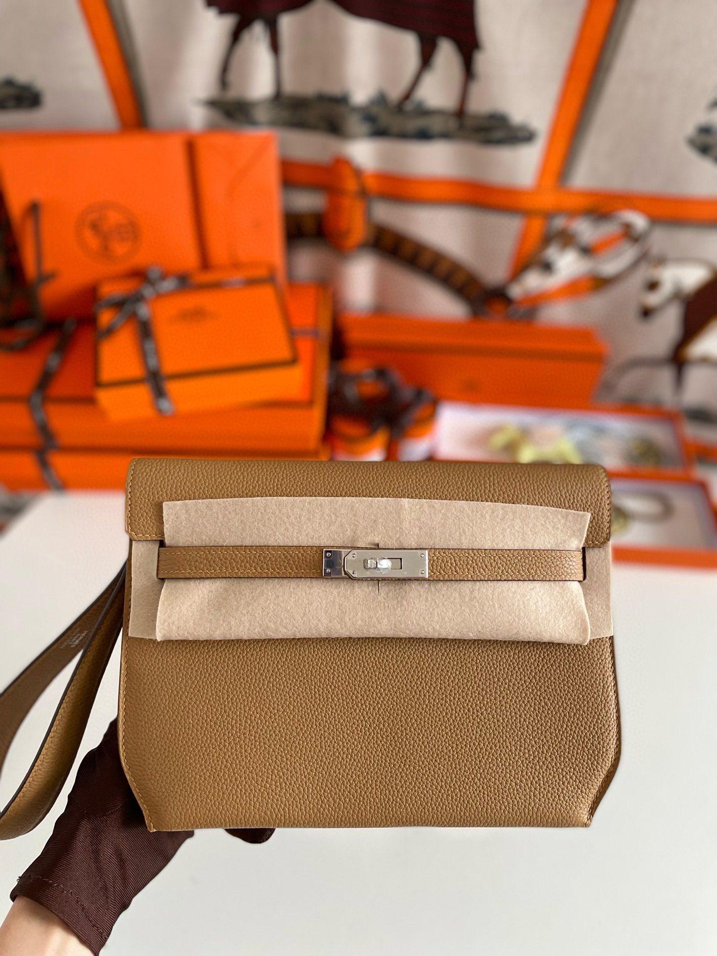 에르메스 크로스겸클러치 켈리 데페슈 남녀공용가방