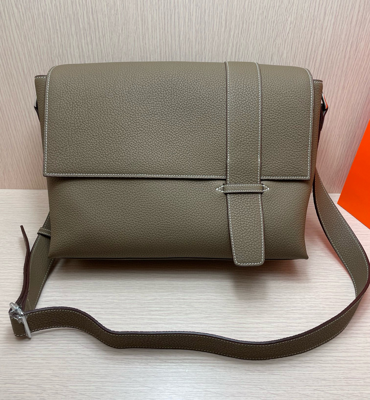 에르메스 메신저백 남자가방