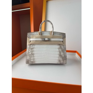 에르메스 퀸의 상징 히말라야 버킨백 20 악어가죽