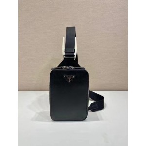 프라다 2VZ106 슬링백 남자가방