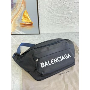 발렌시아가 벨트백 힙색 슬링백 허리가방