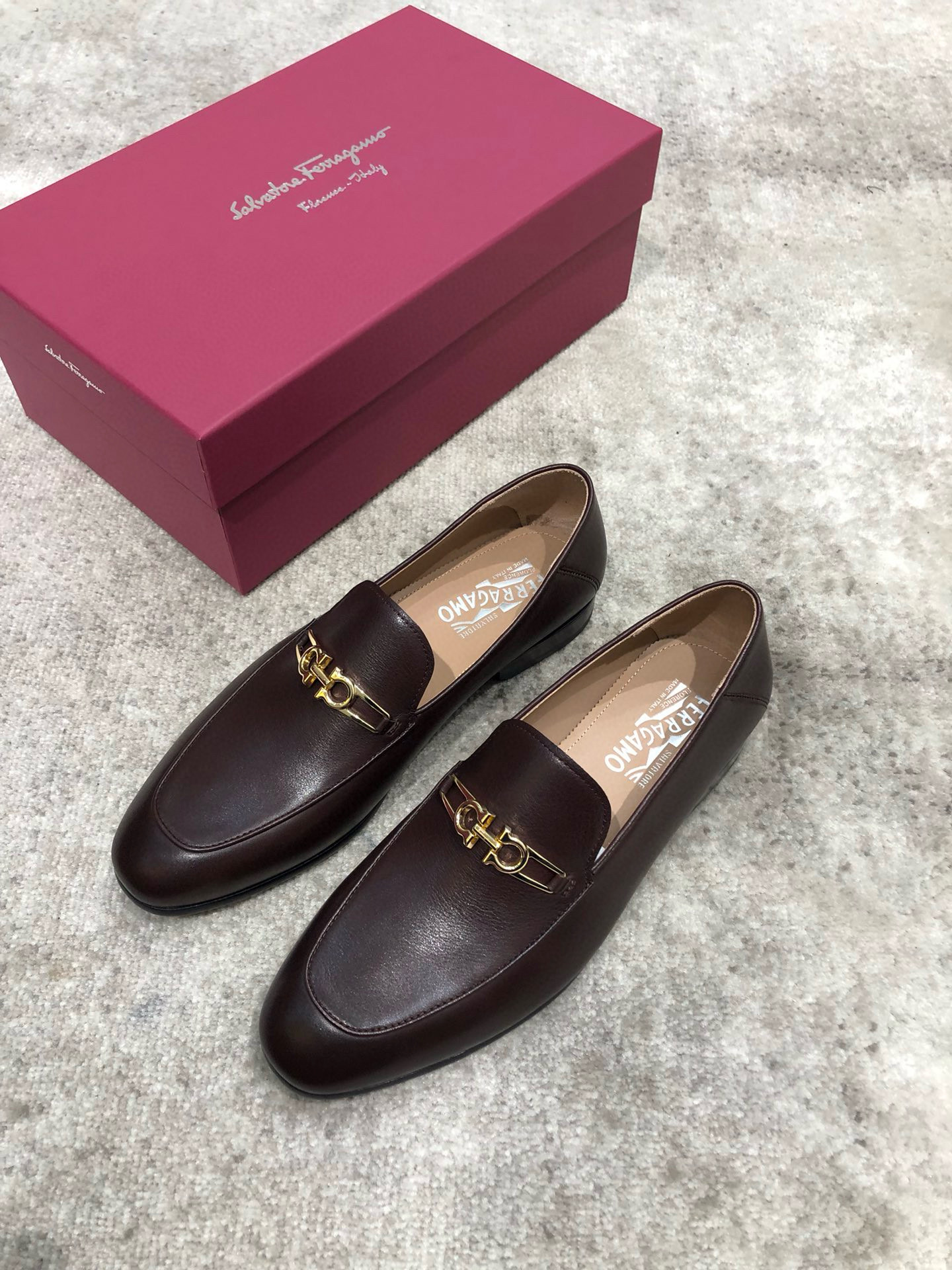 페라가모 남자 구두