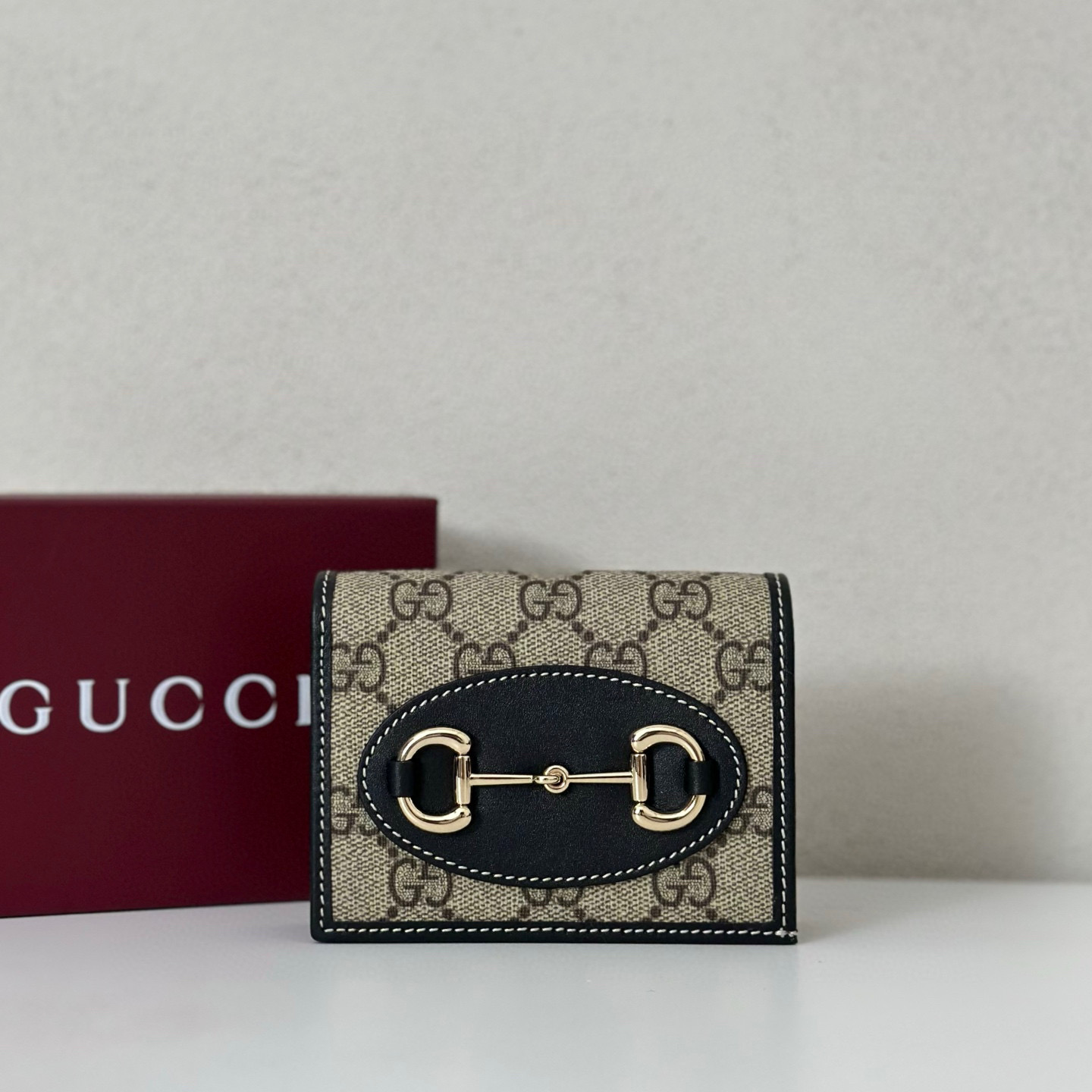 구찌 여자 반지갑 621887