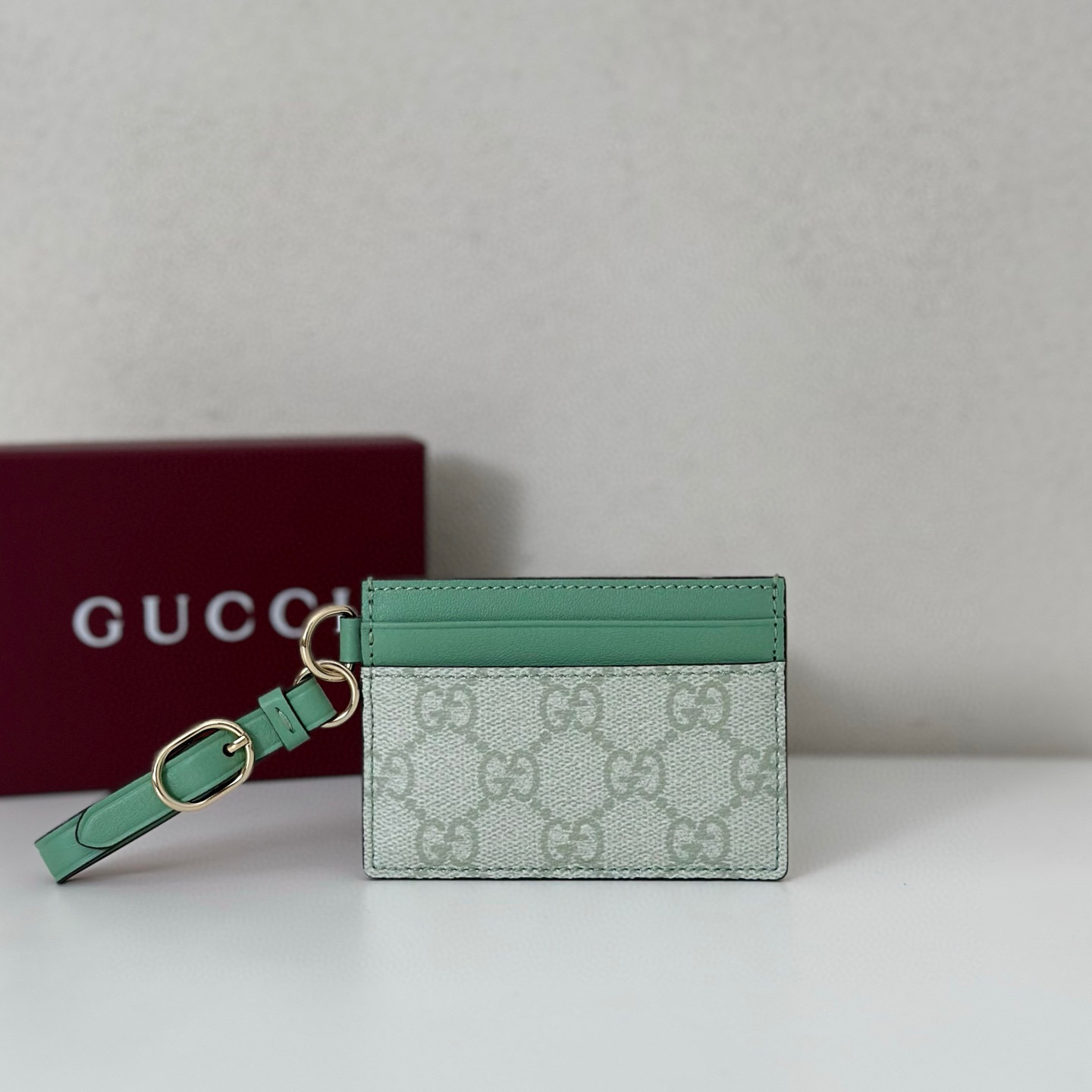 구찌  여자 카드지갑 819121