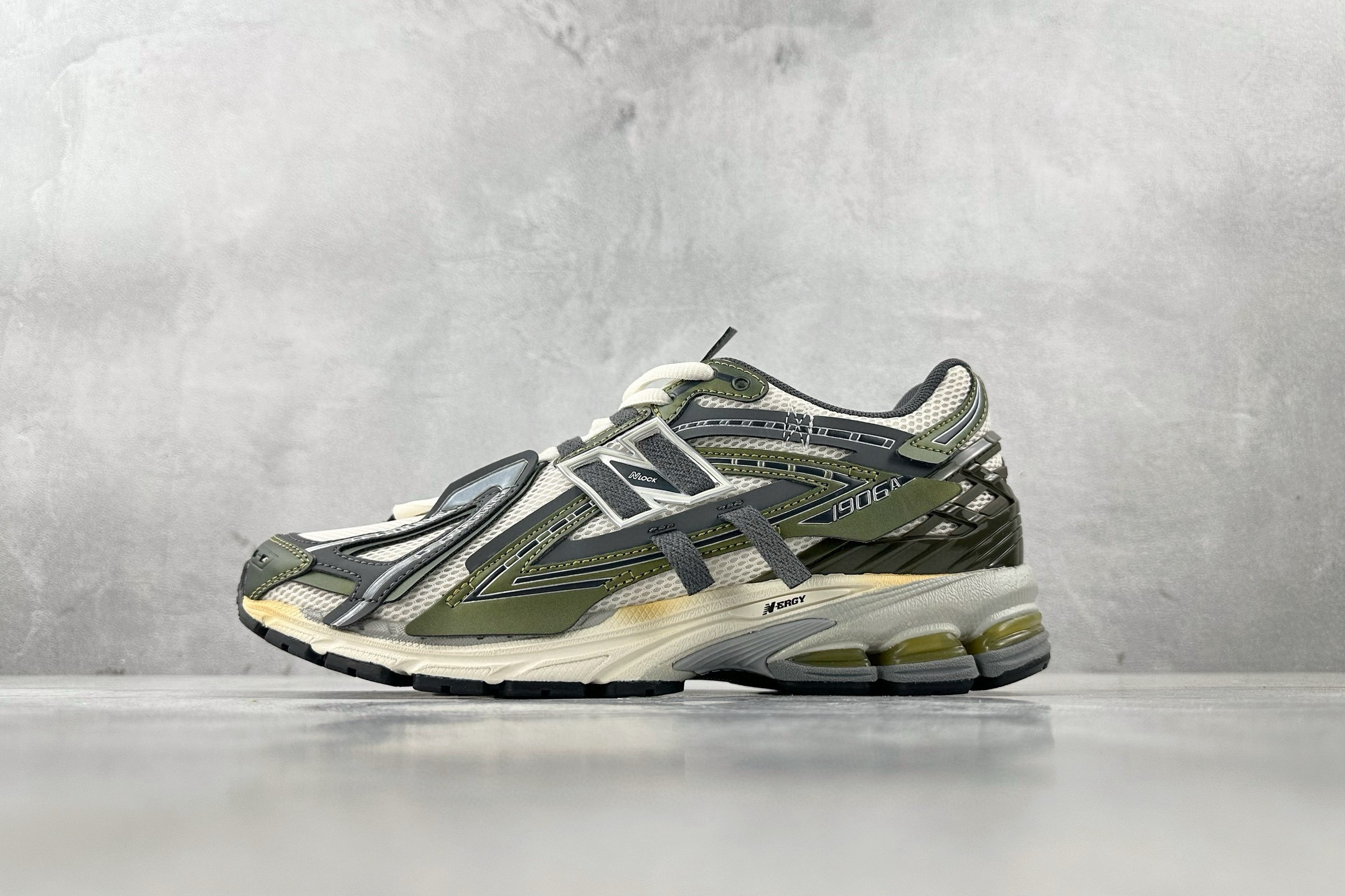 뉴발란스 1906 남녀공용 신발 운동화 스니커즈