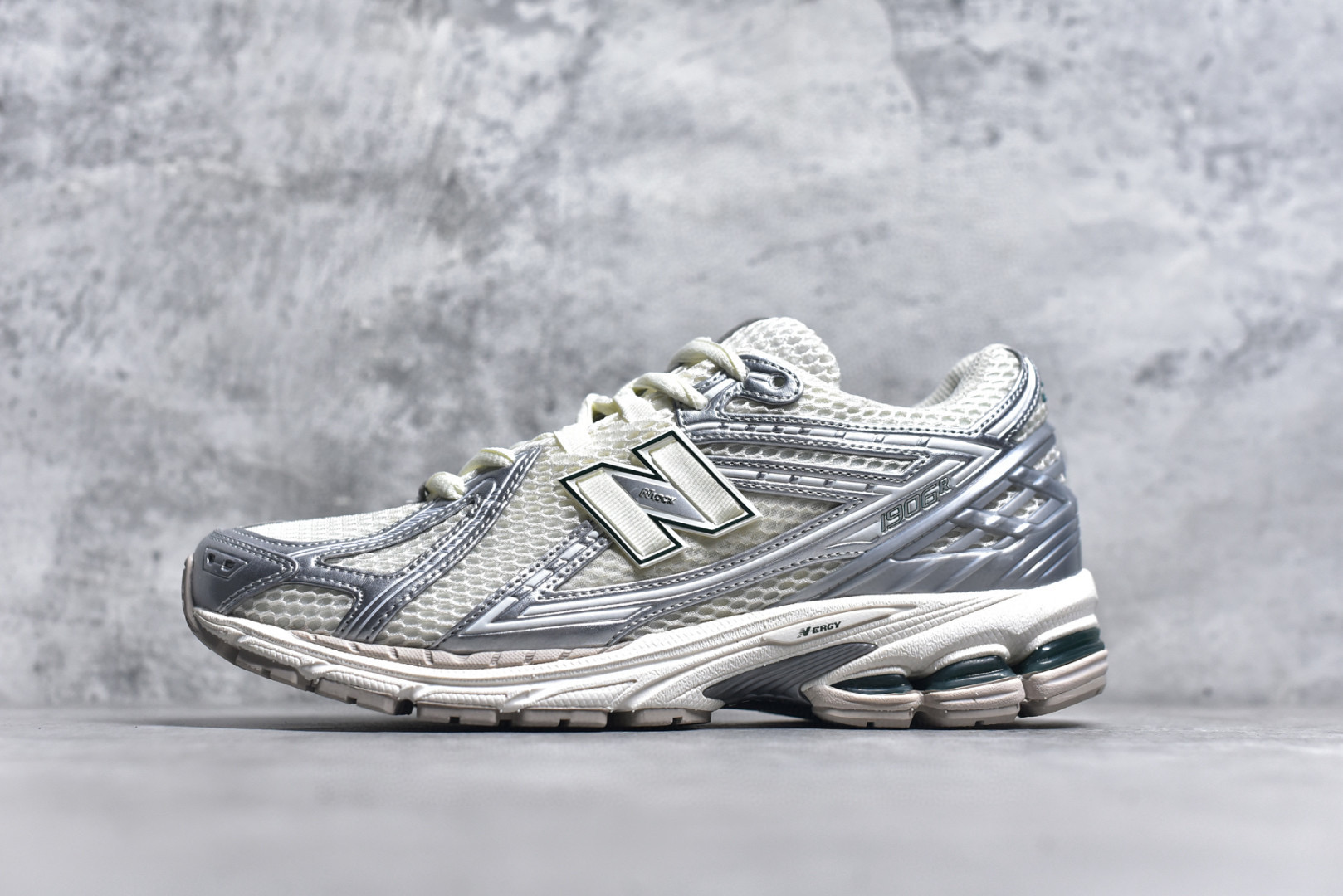 뉴발란스 1906 남녀공용 신발 운동화 스니커즈