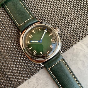 파네라이  남자 미러급 시계