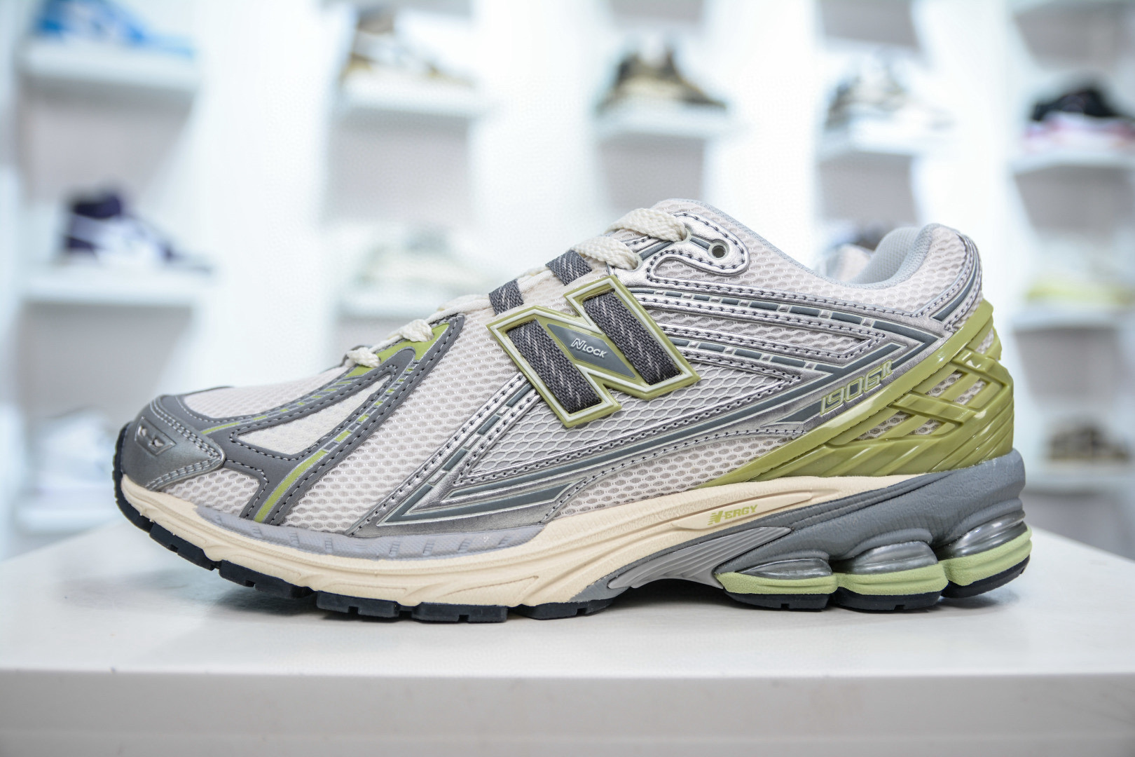 뉴발란스 1906 남녀공용 신발 운동화 스니커즈